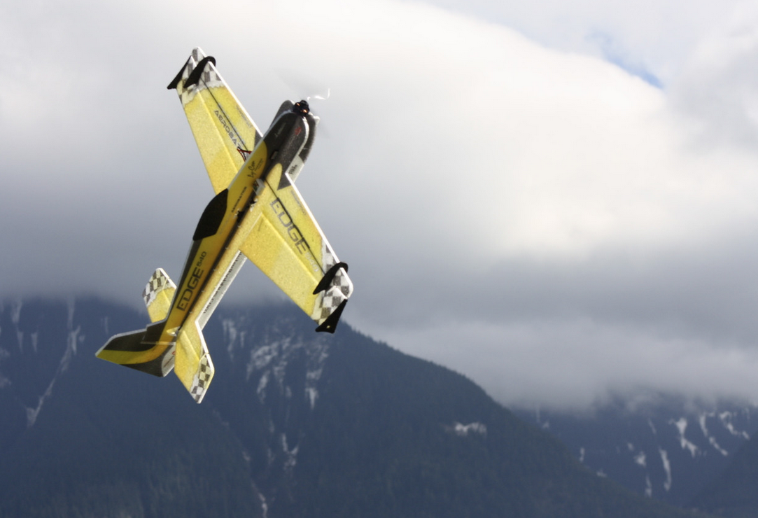 Edge 540 Mini Jaune 620mm Rc Factory 